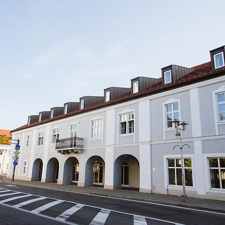 Hotel Stara Lika Госпич Экстерьер фото