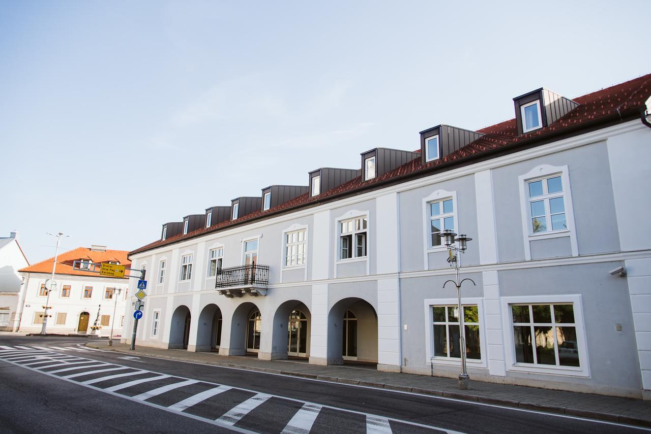 Hotel Stara Lika Госпич Экстерьер фото