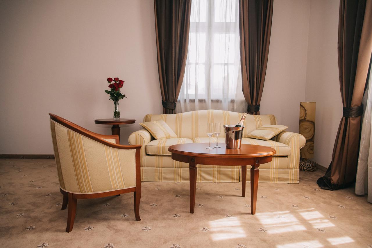 Hotel Stara Lika Госпич Экстерьер фото