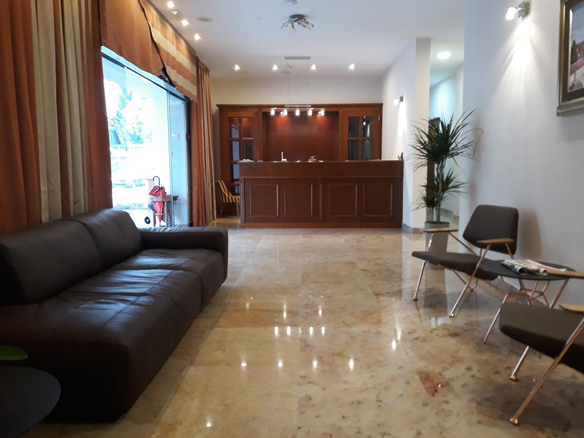 Hotel Stara Lika Госпич Экстерьер фото