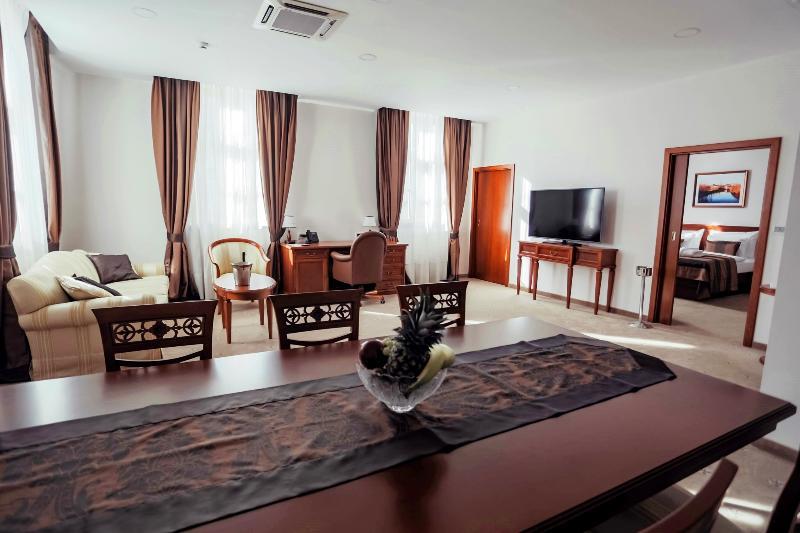 Hotel Stara Lika Госпич Экстерьер фото